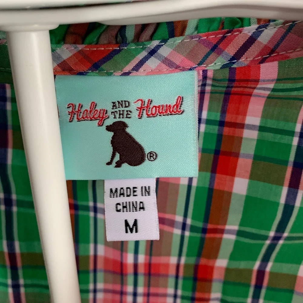 Haley and the hound preppy ruffle neck tunic. Not brand new, but never worn‎